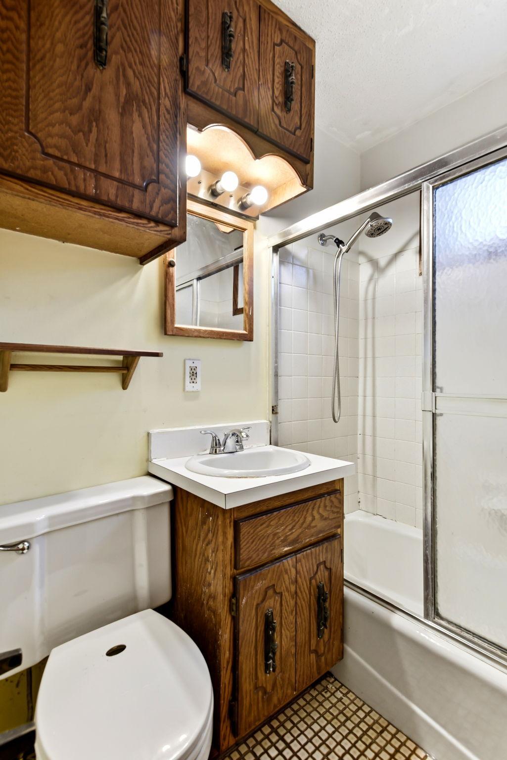 15-web-or-mls-548-82nd-Ave-NE-15.jpg