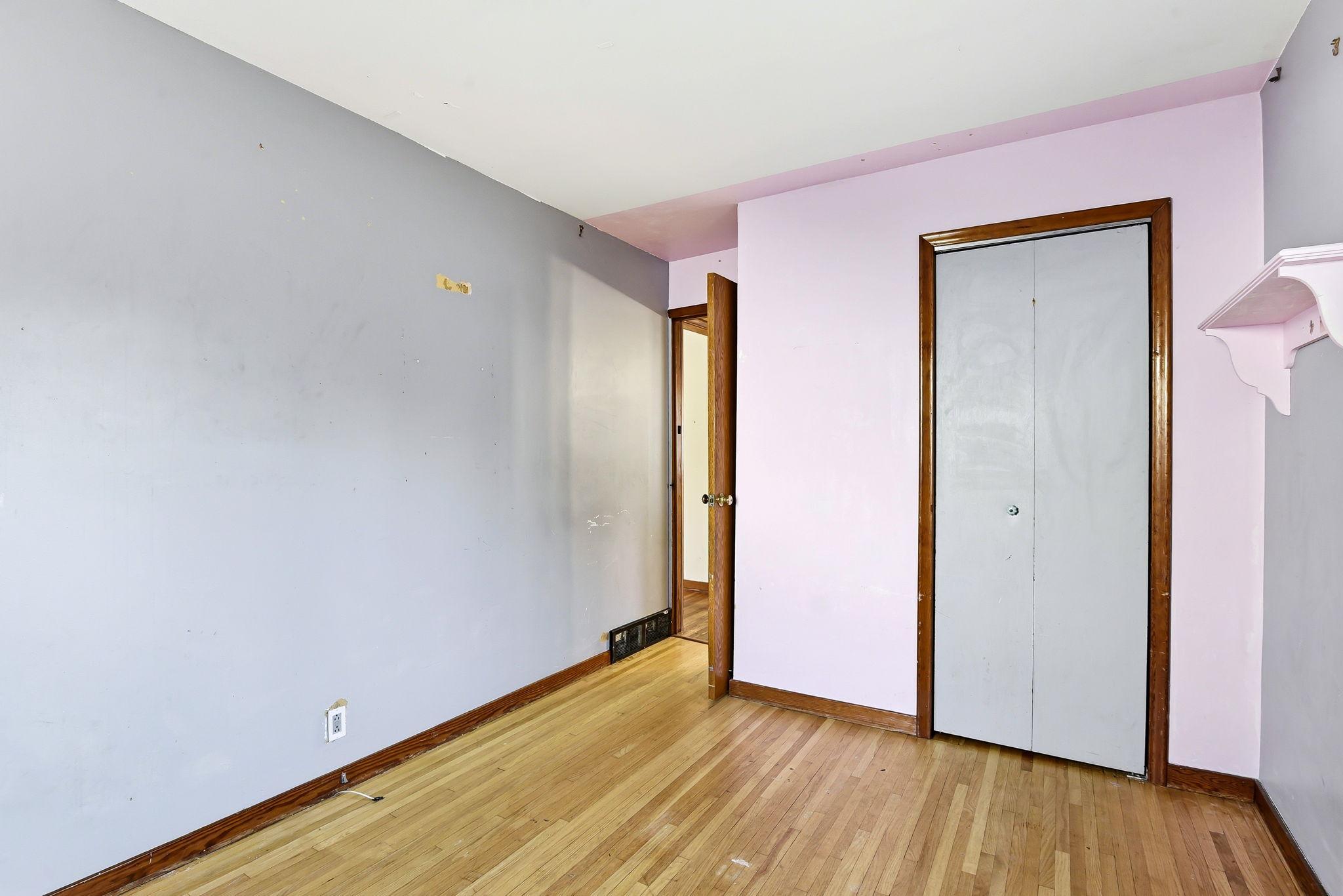 17-web-or-mls-548-82nd-Ave-NE-17.jpg