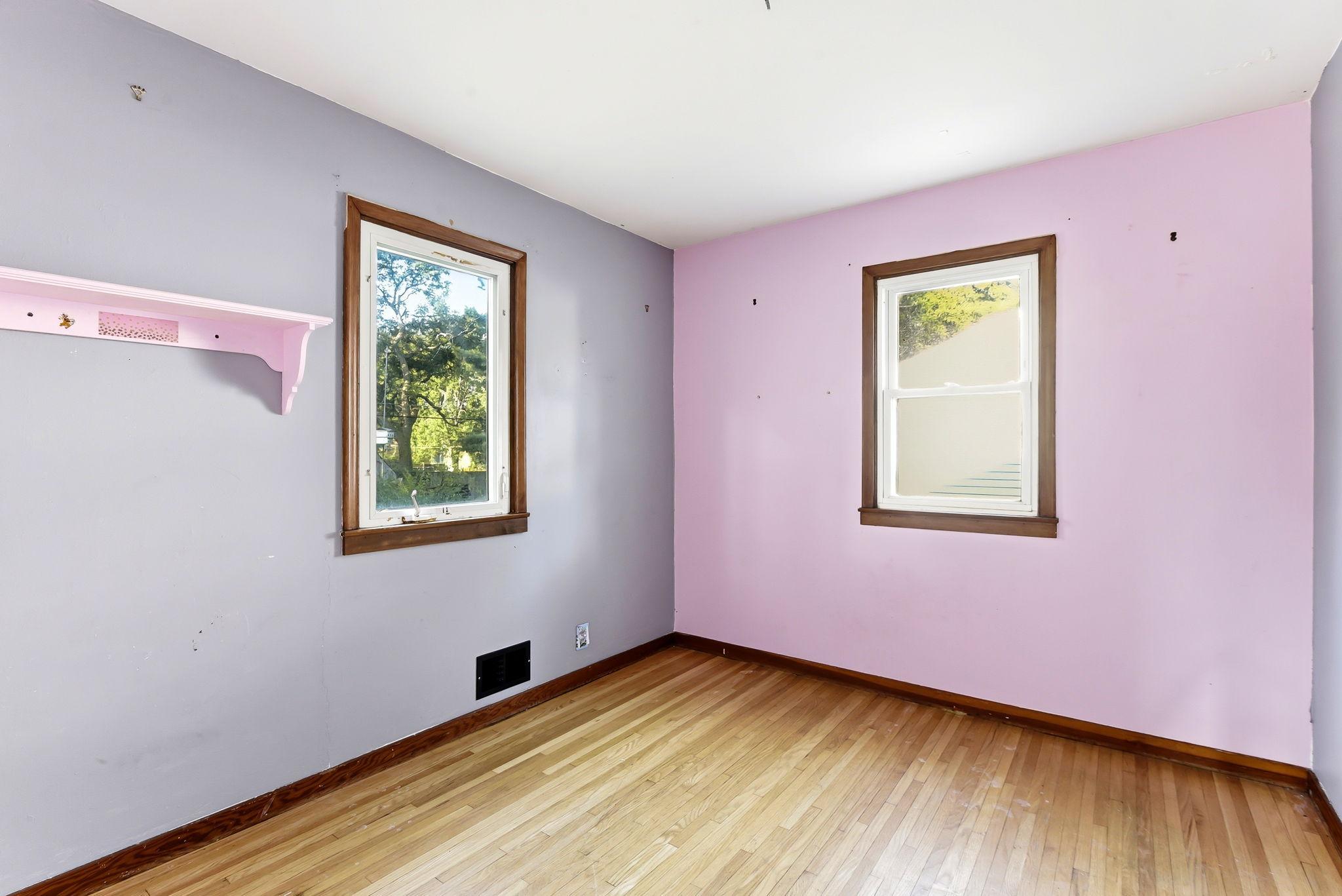 16-web-or-mls-548-82nd-Ave-NE-16.jpg
