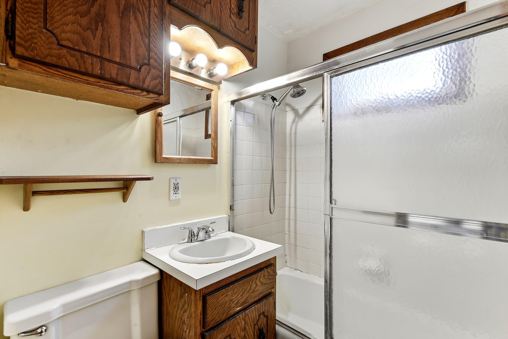 14-web-or-mls-548-82nd-Ave-NE-14.jpg