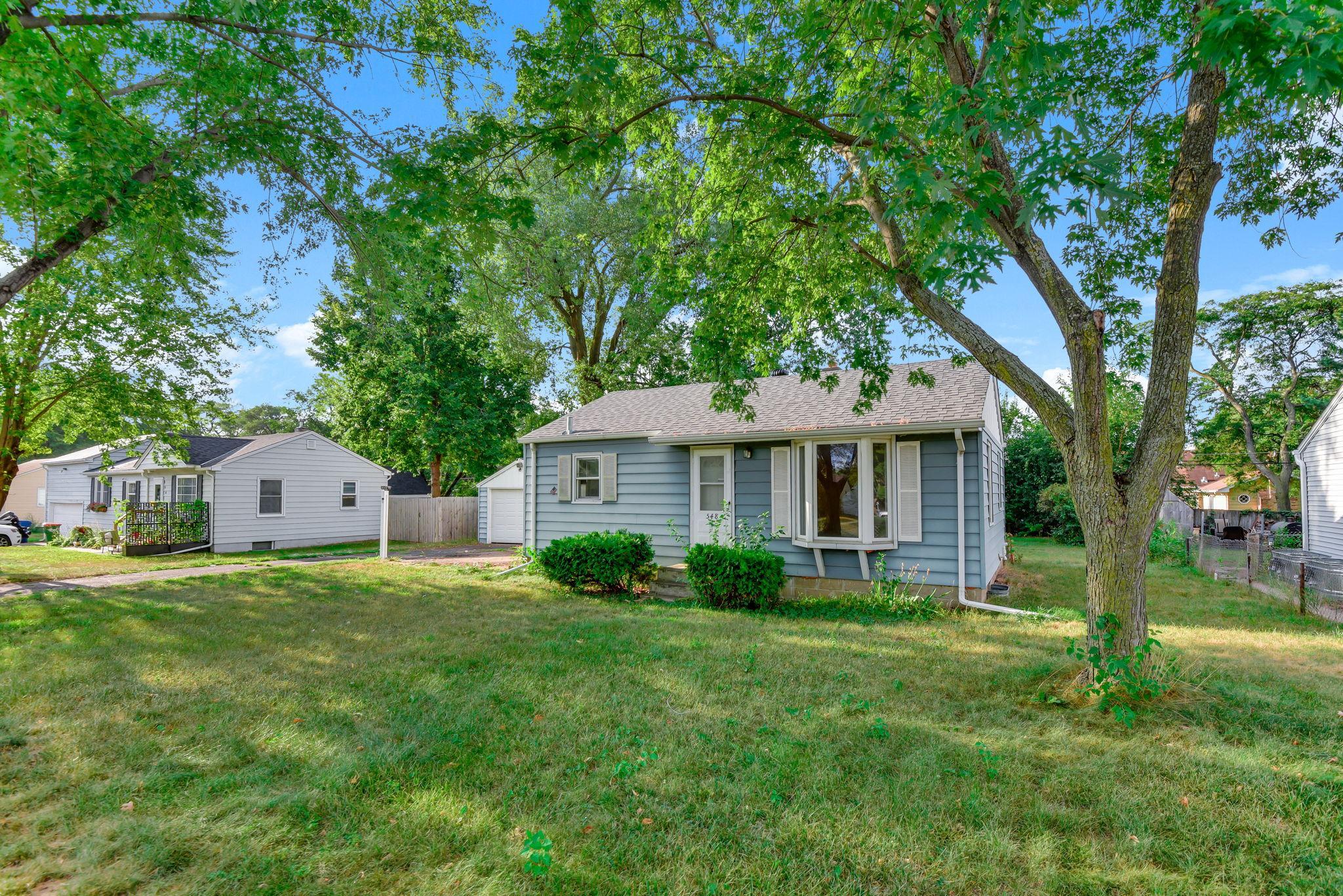 3-web-or-mls-548-82nd-Ave-NE-03.jpg