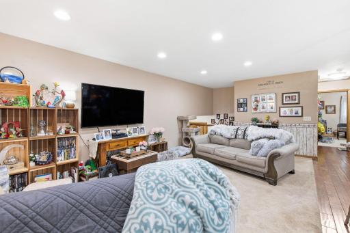 7-web-or-mls-110 Pine Circle Somerset-14.jpg