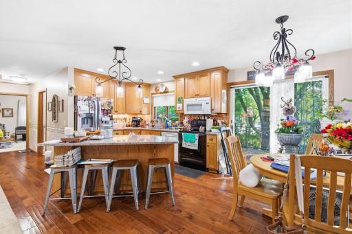 10-web-or-mls-110 Pine Circle Somerset-17.jpg