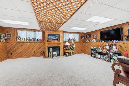 16-web-or-mls-110 Pine Circle Somerset-04.jpg