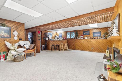 17-web-or-mls-110 Pine Circle Somerset-05.jpg