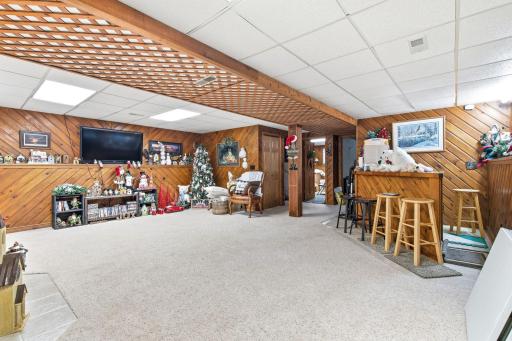 18-web-or-mls-110 Pine Circle Somerset-06.jpg