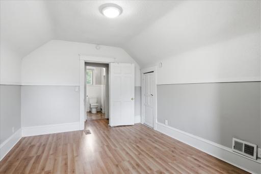 1565 7th Street E, Saint Paul, MN 55106