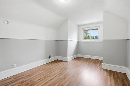 1565 7th Street E, Saint Paul, MN 55106