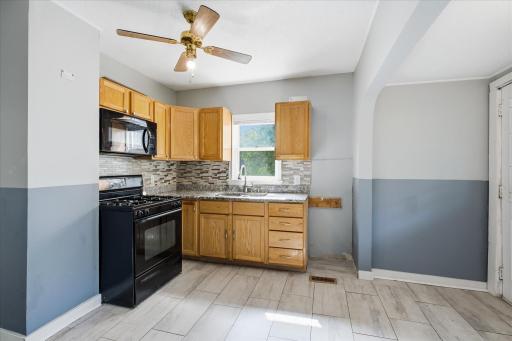 1565 7th Street E, Saint Paul, MN 55106