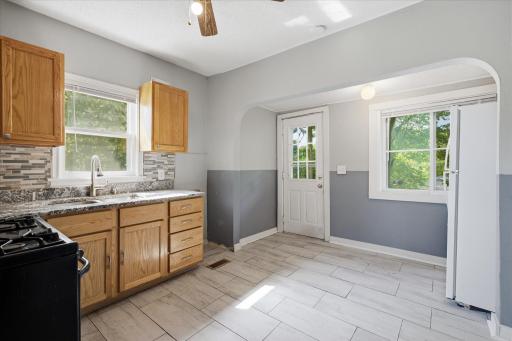 1565 7th Street E, Saint Paul, MN 55106
