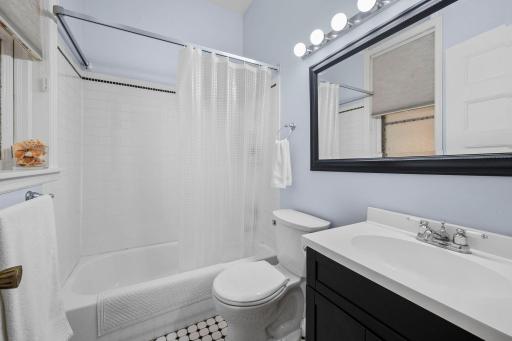 53-web-or-mls-294 Dayton Ave unit 1e-69.jpg