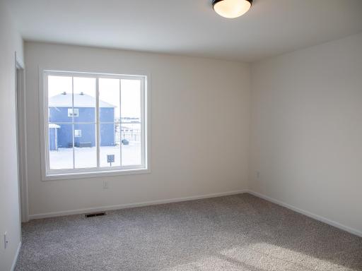 1142 W 55 Avenue, West Fargo, ND 58047