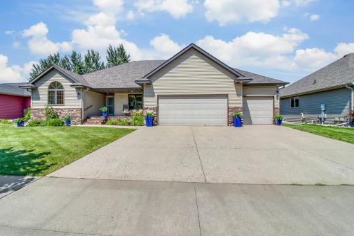 555 Queens Court, Moorhead, MN 56560