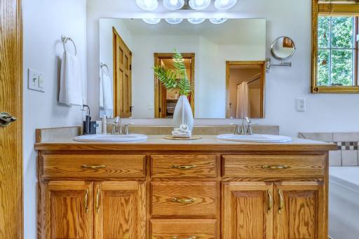 Primary Bathroom1_1-1280.jpg