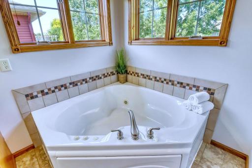 Primary Bathroom1_4-1280.jpg