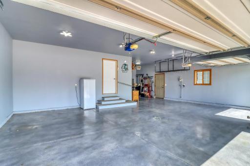 Garage1_0-1280.jpg