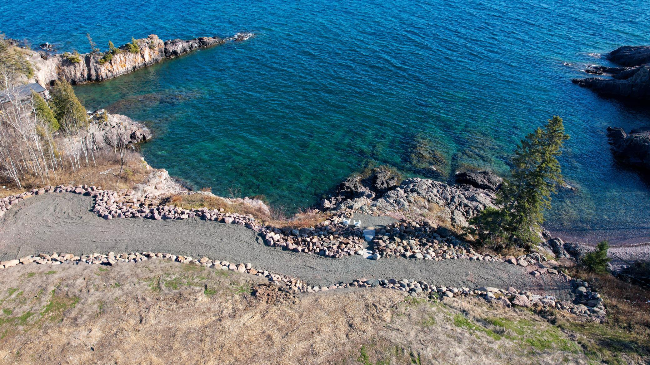 500ft of Private Lakeshore with Beach Access!