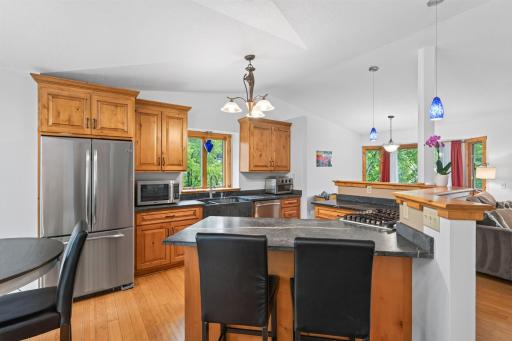 17_11607_Hillside17_mls.jpg
