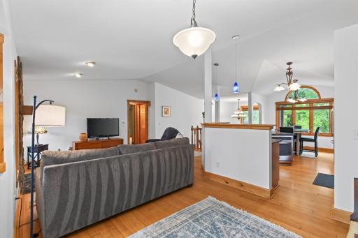 13_11607_Hillside13_mls.jpg