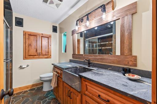 25_11607_Hillside25_mls.jpg