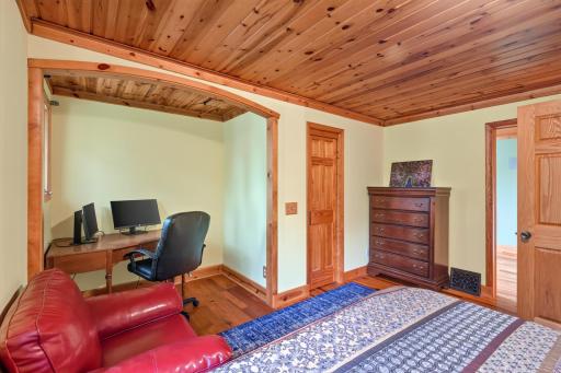 22_11607_Hillside22_mls.jpg