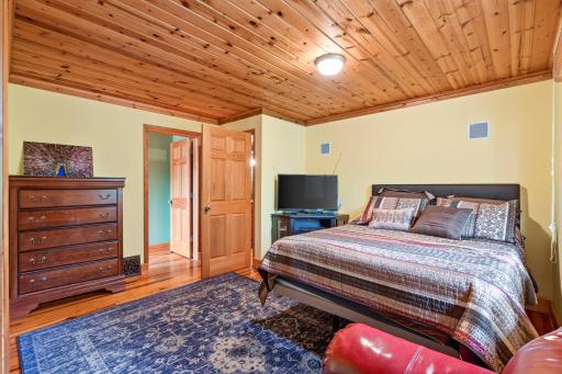 21_11607_Hillside21_mls.jpg