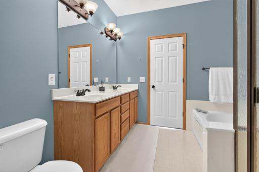 18057 Kindred Court, Lakeville, MN 55044