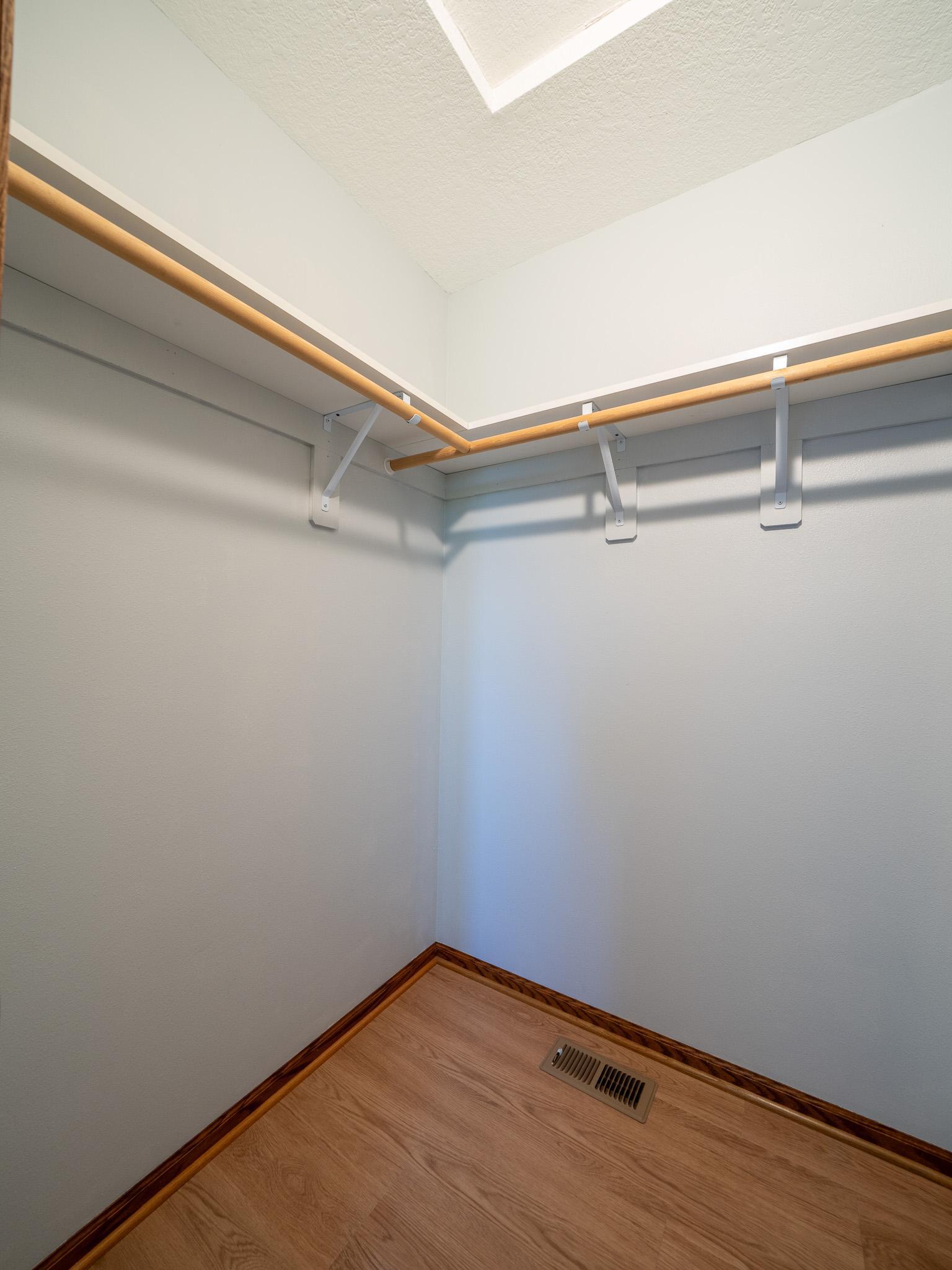 walk-in-closet primary bedroom