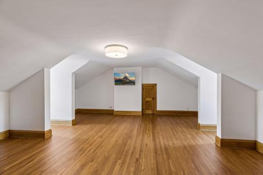 1465 Summit Avenue, Saint Paul, MN 55105