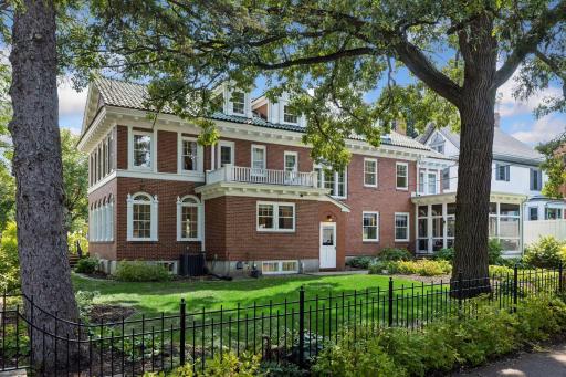 1465 Summit Avenue, Saint Paul, MN 55105