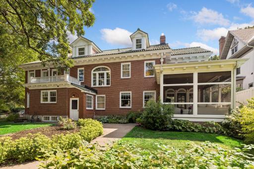 1465 Summit Avenue, Saint Paul, MN 55105