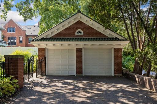 1465 Summit Avenue, Saint Paul, MN 55105