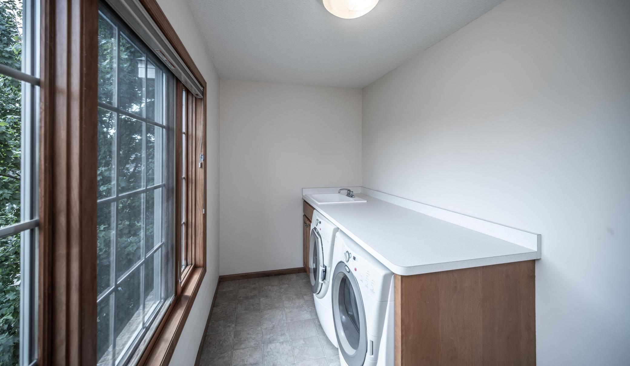 045-009-Laundry-4200x2441.jpg