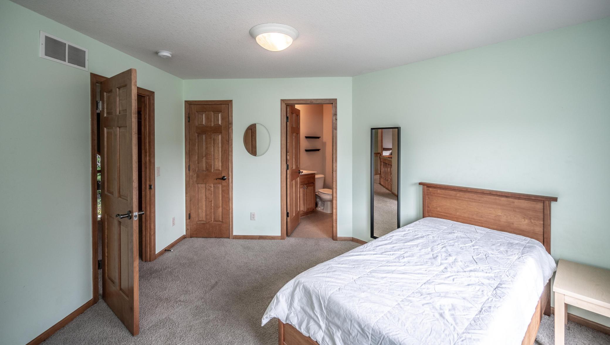 040-020-Bedroom 2 En suite-4200x2377.jpg
