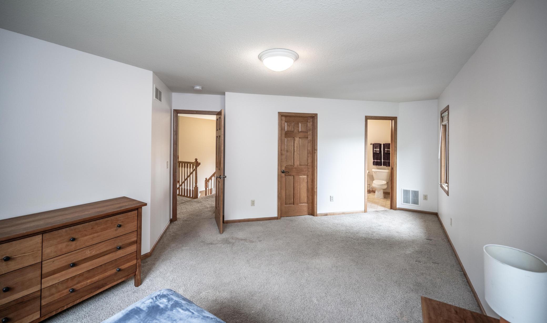 043-052-Bedroom 3 En suite-4200x2483.jpg
