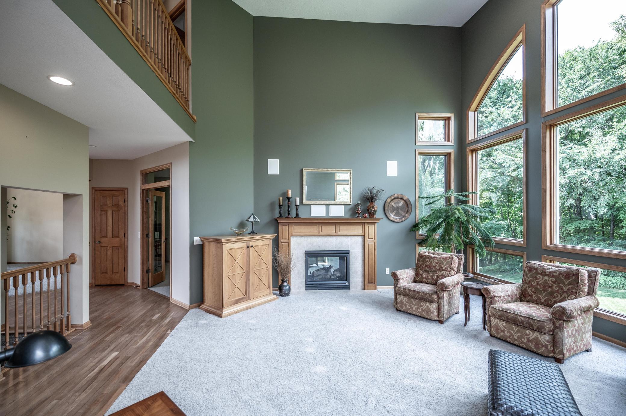 024-053-Living Room-4200x2795.jpg