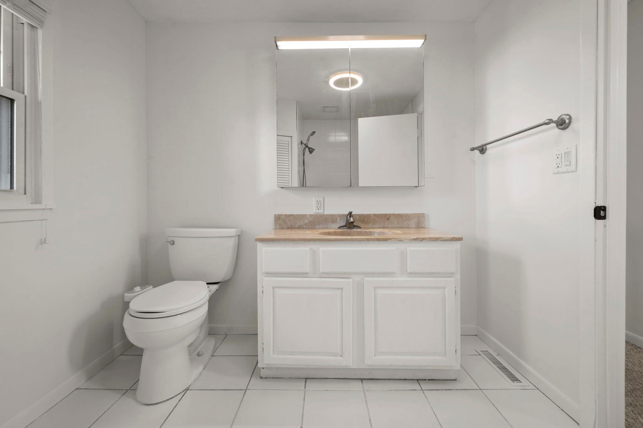 Full Bathroom