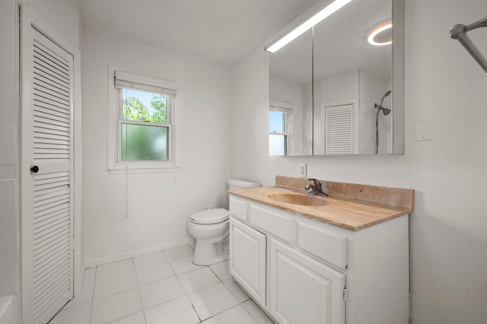Full Bathroom