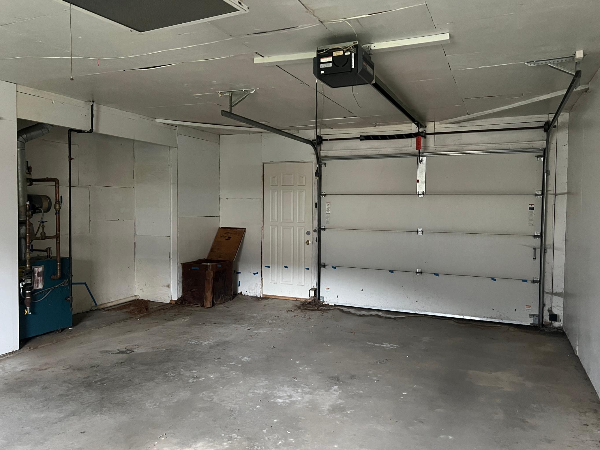11 garage.JPG