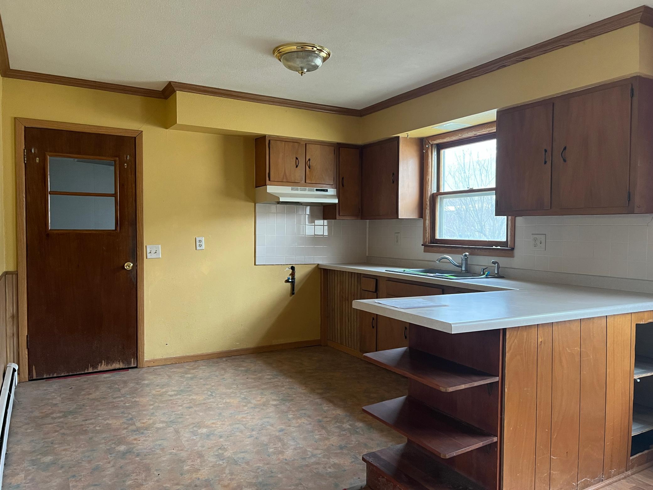 06 kitchen.JPG