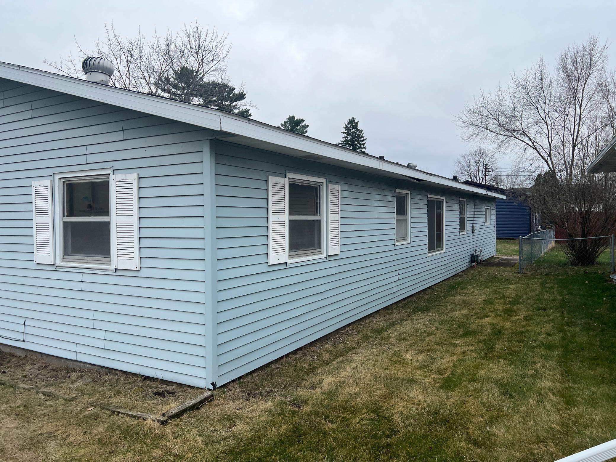 04 exterior.JPG