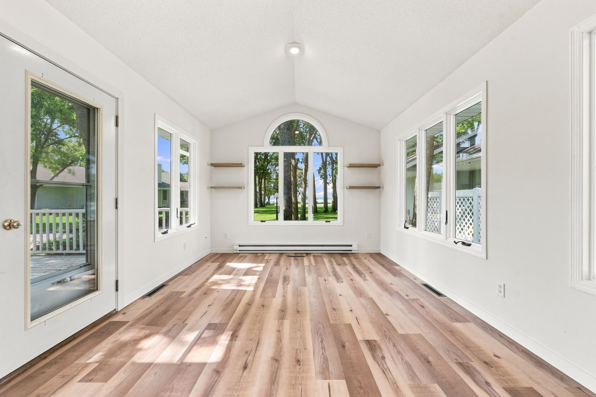 Sunroom w/ Lake Views
