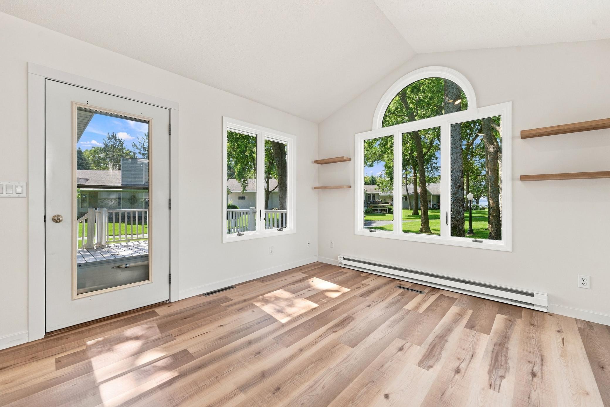 Sunroom w/ Lake Views