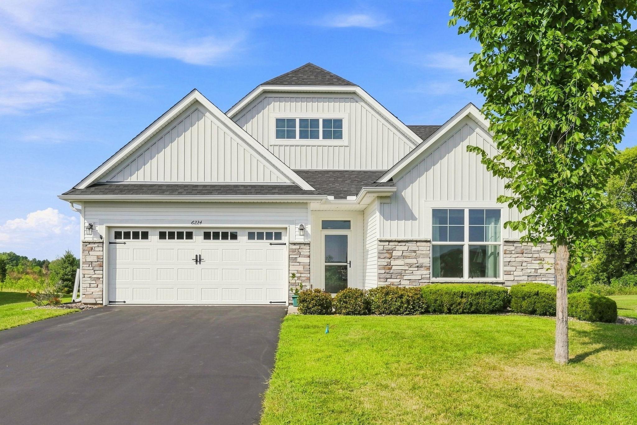 Like new construction single level living detached townhome!