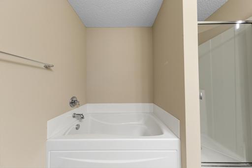 37_31 bathroom.jpg