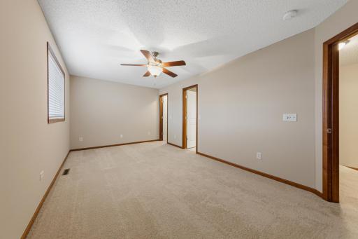 32_26 main bedroom.jpg