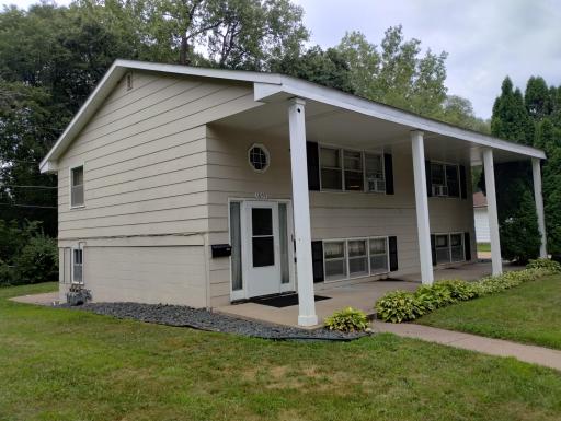 1655 Mcafee Street, Saint Paul, MN 55106