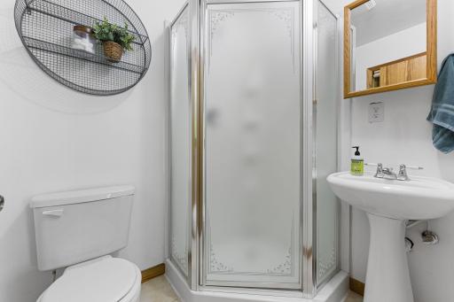 Primary Bedroom En-Suite Bath