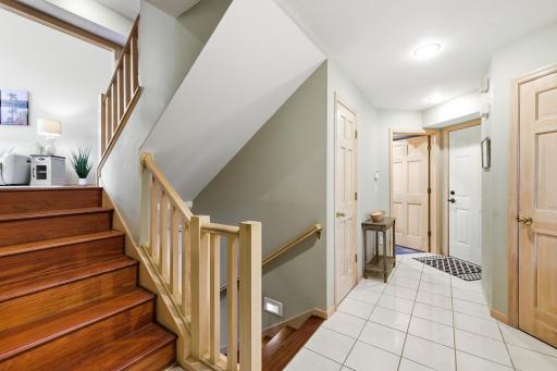 7096 Cahill Road, Edina, MN 55439