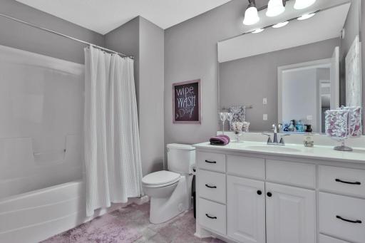 5245 108th Avenue N, Brooklyn Park, MN 55443